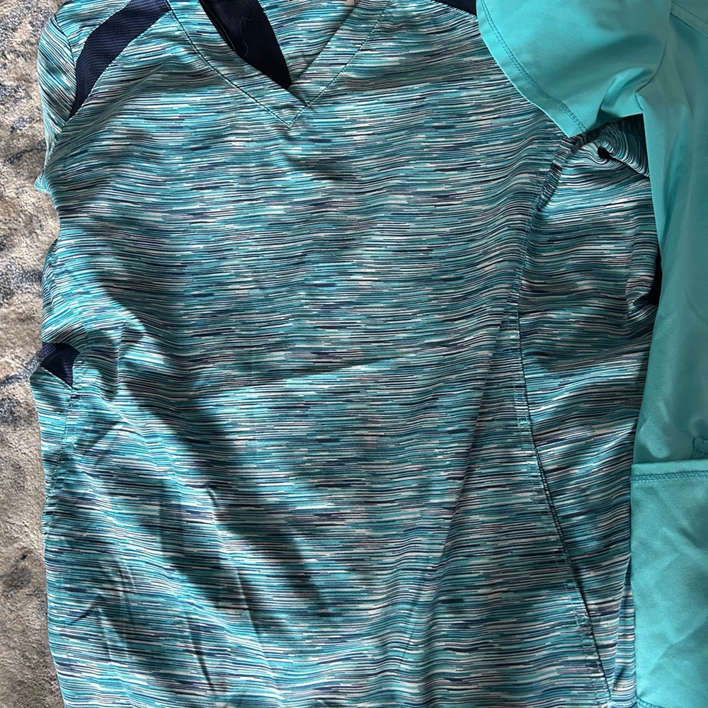 Women Scrub Tops Bundle - Picture 8 of 9